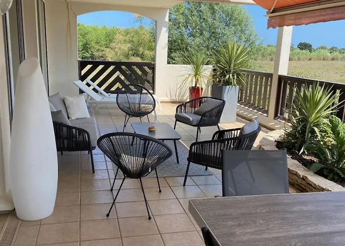 De Standing Avec Piscine Apartman *