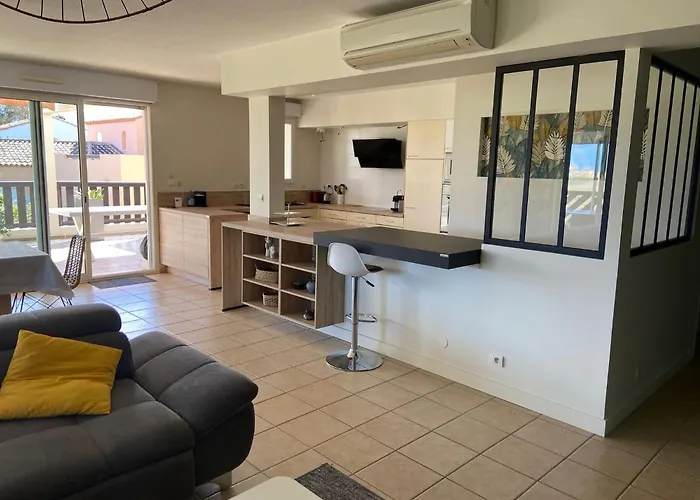 De Standing Avec Piscine Apartman *